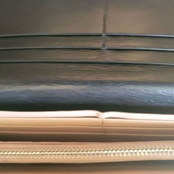 used PRADA Bi-fold leather wallet - Picture 8 of 11